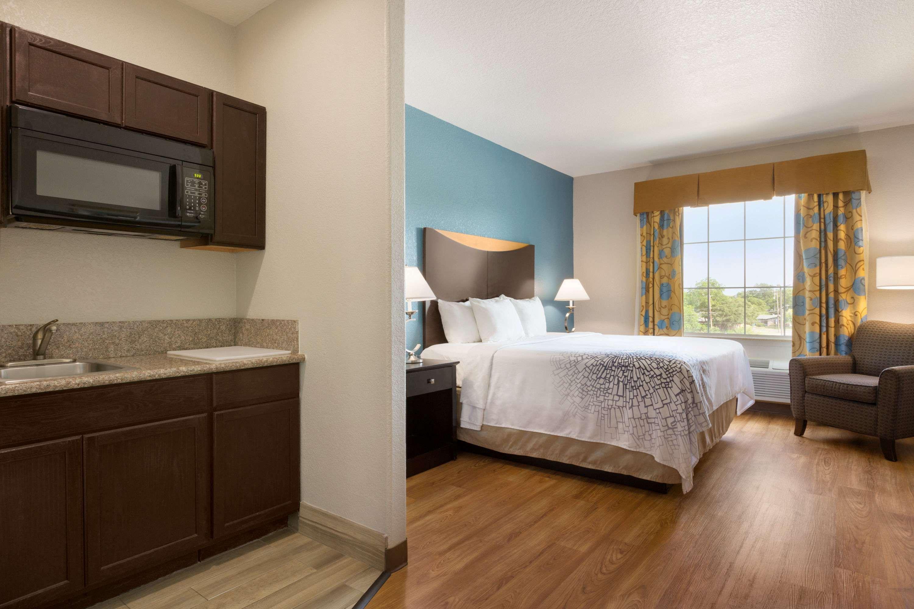 Studio 6 San Antonio - East Экстерьер фото